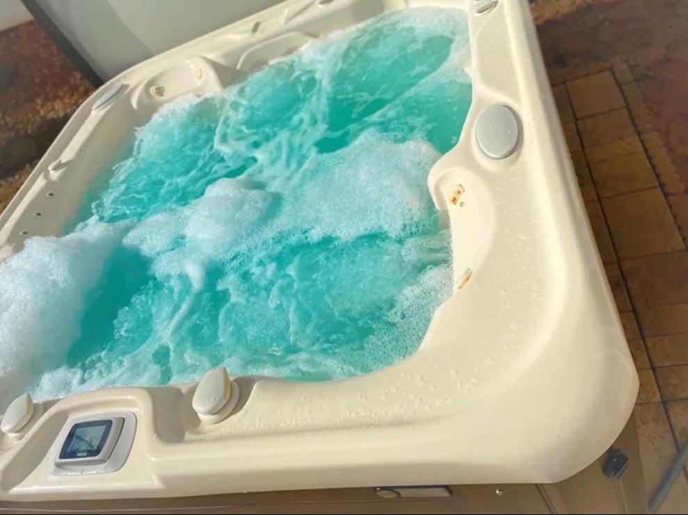 Stylish 4B 3B -King Bed- Jacuzzi Villa Charlotte Esterno foto